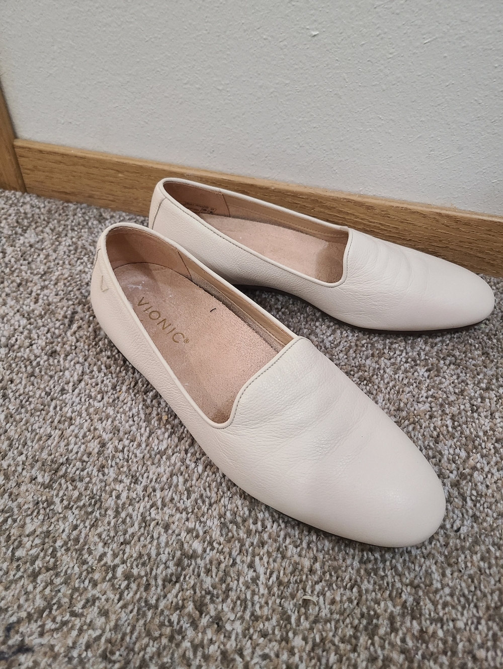 Vionic Willa II Cream Leather Arch Support Loafers Slip On Preppy Classic Flats - Picture 3 of 5